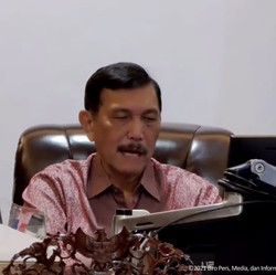Ramai-Ramai Kritik PCR di Pesawat, Ternyata Ini Kata Luhut