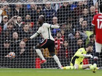 Covid-19 Menggila, Haruskah Liga Inggris Ditunda?