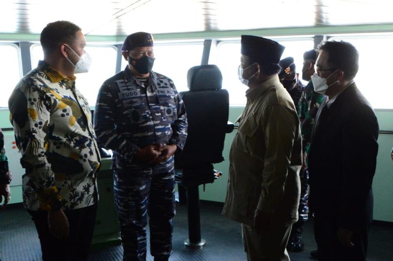 Menhan Prabowo Serahkan Dua Kapal Angkut Tank Produksi Industri Pertahanan Dalam Negeri Kepada TNI AL (Dok Kemenhan) Menhan Prabowo Serahkan Dua Kapal Angkut Tank Produksi Industri Pertahanan Dalam Negeri Kepada TNI AL (Dok Kemenhan)