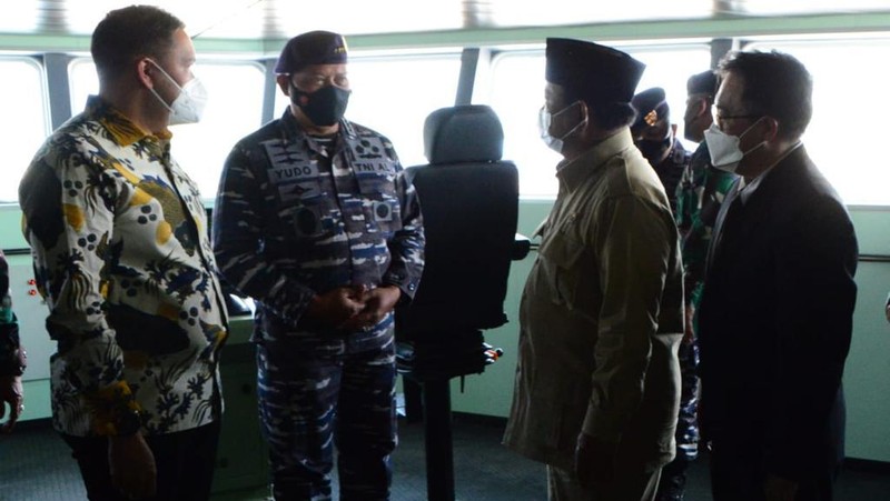 Menhan Prabowo Serahkan Dua Kapal Angkut Tank Produksi Industri Pertahanan Dalam Negeri Kepada TNI AL (Dok Kemenhan)
