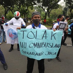 Reaksi Pemerintah & Buruh Soal UU Ciptaker Inkonstitusional