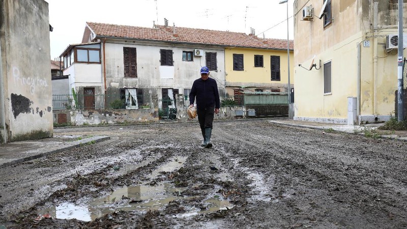 A general view of damages caused by flood waters during a severe storm in Catania, Italy, October 27, 2021. REUTERS/Antonio Parrinello