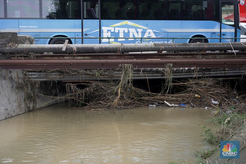 ITALY-WEATHER/ A general view of damages caused by flood waters during a severe storm in Catania, Italy, October 27, 2021. REUTERS/Antonio Parrinello