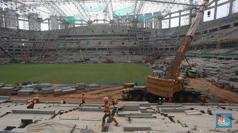 Progres Pembangunan Jakarta Internasional Stadium (JIS). (CNBC Indonesia/Andrean Kristianto)