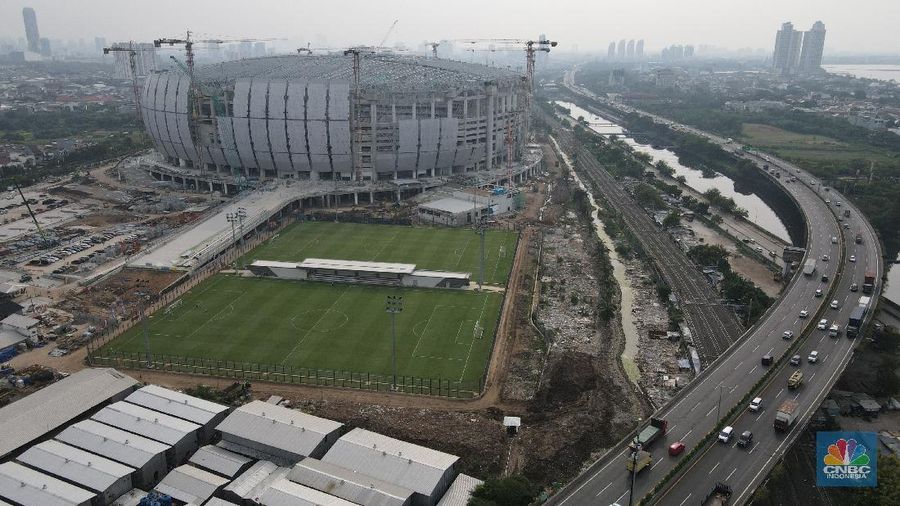 Progres Pembangunan Jakarta Internasional Stadium (JIS). (CNBC Indonesia/Andrean Kristianto)