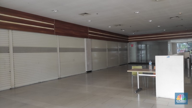 Suasana pusat perbelanjaan Cibinong Square, Cibinong, Jawa Barat, Rabu (27/10/2021). (CNBC Indonesia/Andrean Kristianto)