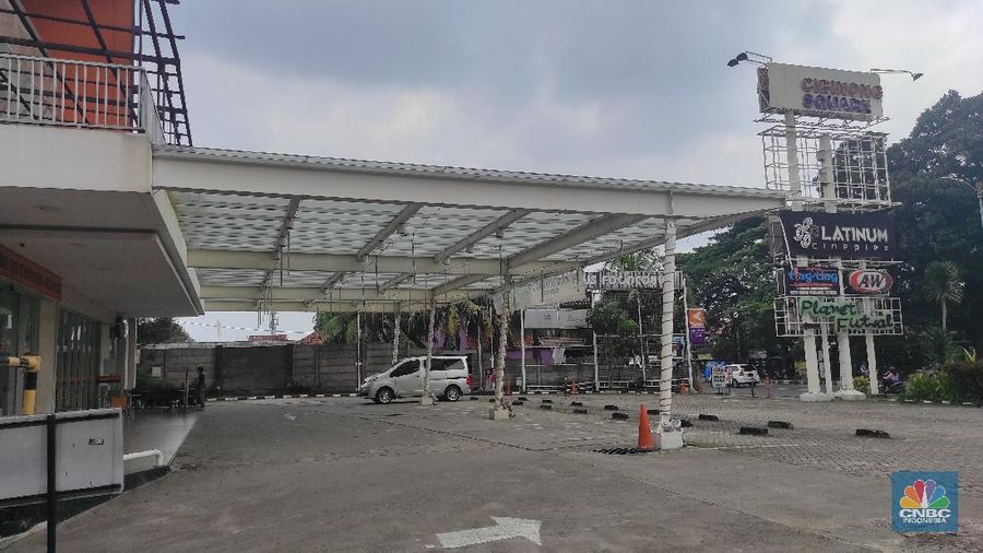 Suasana pusat perbelanjaan Cibinong Square, Cibinong, Jawa Barat, Rabu (27/10/2021). (CNBC Indonesia/Andrean Kristianto)
