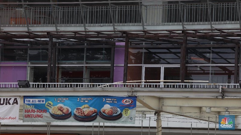 Suasana pusat perbelanjaan Cibinong Square, Cibinong, Jawa Barat, Rabu (27/10/2021). (CNBC Indonesia/Andrean Kristianto)