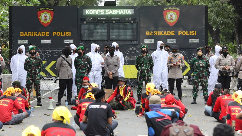 Demo mahasiswa di Patung Kuda, Jakarta, Kamis (28/10/2021). (CNBC Indonesia/Andrean Kristianto) Demo mahasiswa di Patung Kuda, Jakarta, Kamis (28/10/2021). (CNBC Indonesia/Andrean Kristianto)