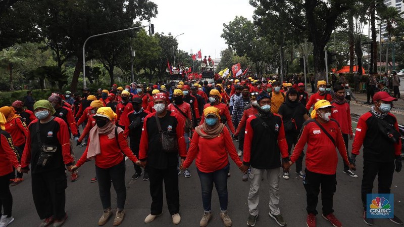 Demo mahasiswa di Patung Kuda, Jakarta, Kamis (28/10/2021). (CNBC Indonesia/Andrean Kristianto)