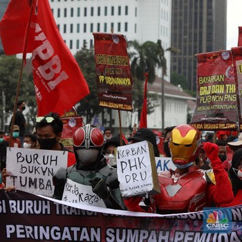 Potret Mahasiswa & Buruh Demo Evaluasi 2 Tahun Jokowi-Ma'ruf