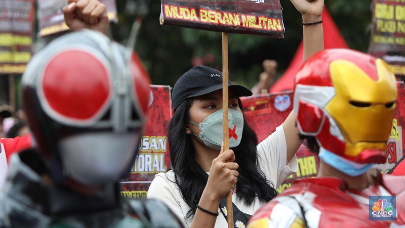 Demo mahasiswa di Patung Kuda, Jakarta, Kamis (28/10/2021). (CNBC Indonesia/Andrean Kristianto)