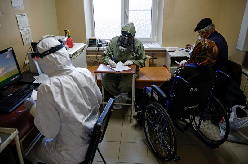 A medical specialist browses medications at the City Clinical Hospital named after S.Botkin, where patients suffering from the coronavirus disease (COVID-19) are treated, in Oryol, Russia October 26, 2021. REUTERS/Maxim Shemetov
