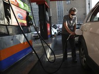 Harga Minyak Nyungsep 3 Pekan Beruntun, Gegara The Fed nih!