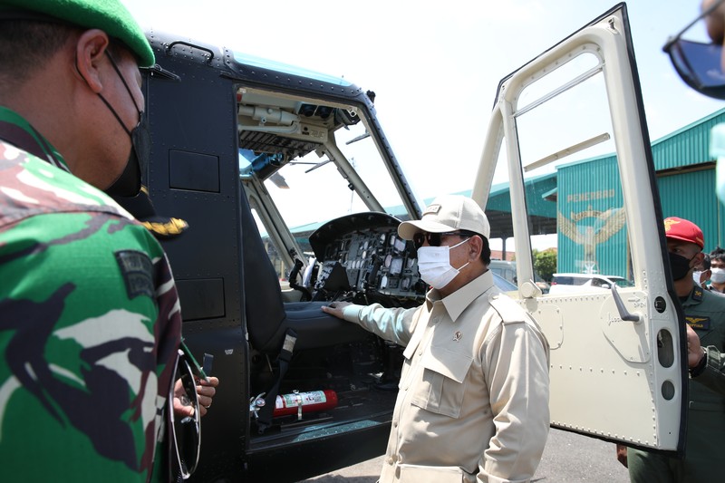 Helikopter Bell Selesai Overhaul, Menhan Prabowo: Alutsista Harus Dirawat Sebaik-baiknya. (Dok.Kemenhan) Helikopter Bell Selesai Overhaul, Menhan Prabowo: Alutsista Harus Dirawat Sebaik-baiknya. (Dok.Kemenhan)