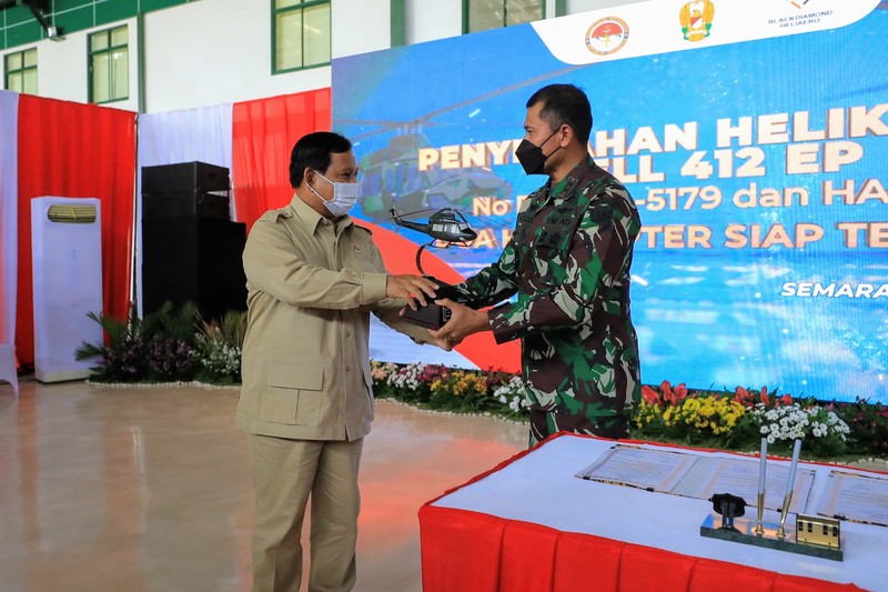 Helikopter Bell Selesai Overhaul, Menhan Prabowo: Alutsista Harus Dirawat Sebaik-baiknya. (Dok.Kemenhan) Helikopter Bell Selesai Overhaul, Menhan Prabowo: Alutsista Harus Dirawat Sebaik-baiknya. (Dok.Kemenhan)