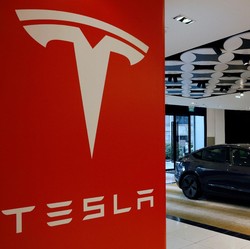 Pengiriman Naik 87%, Tesla Recall 475 Ribu Mobil Bermasalah