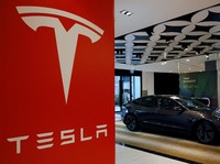 Tesla Bakal Recall 54 Ribu Mobil Listrik, Ada Apa?