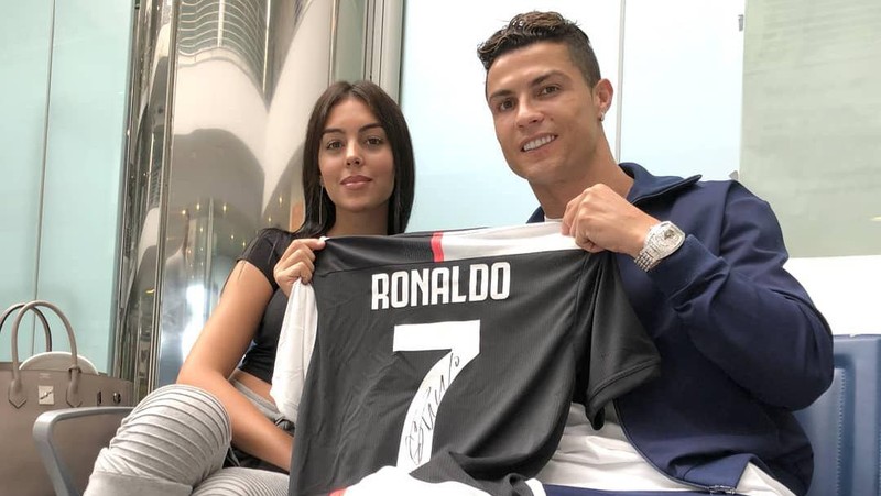 Georgina Rodriguez (Tangkapan Layar Instagram @georginagio)