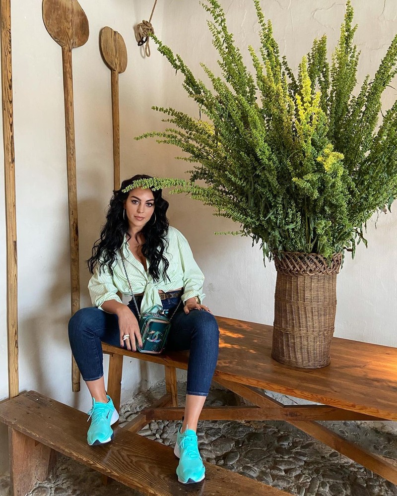 Georgina Rodriguez Georgina Rodriguez (Tangkapan Layar Instagram @georginagio)
