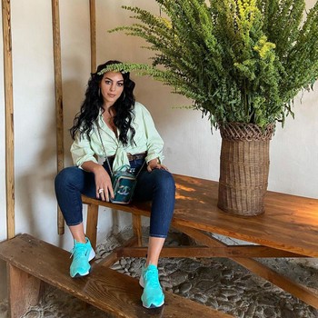 Ini Georgina Rodriguez, Pacar Ronaldo yang Hamil Anak Kembar