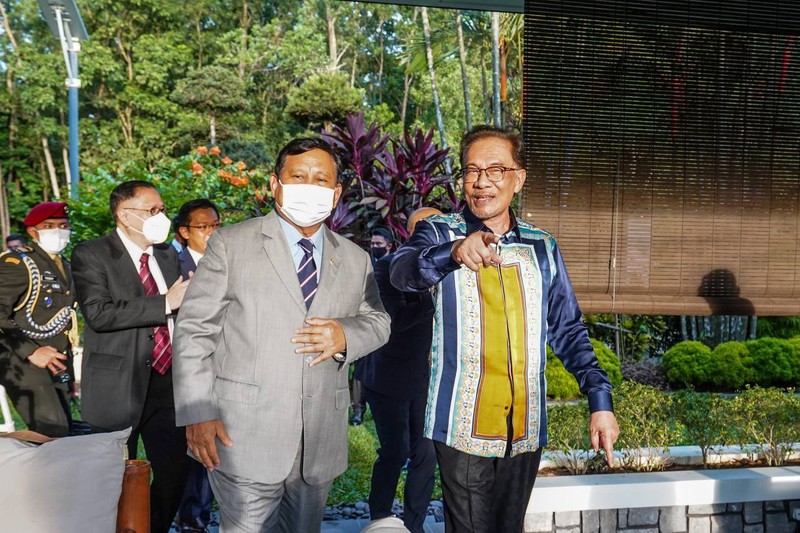 Menhan Prabowo Subianto melakukan kunjungan ke pemimpin oposisi Malaysia Anwar Ibrahim. (Tangkapan Layar via Twitter @anwaribrahim)