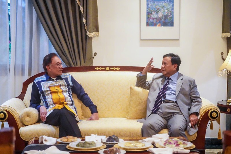 Menhan Prabowo Subianto melakukan kunjungan ke pemimpin oposisi Malaysia Anwar Ibrahim. (Tangkapan Layar via Twitter @anwaribrahim)