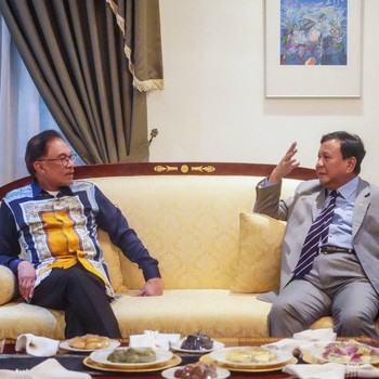 Momen Demi Momen Pertemuan Anwar Ibrahim & Prabowo Subianto