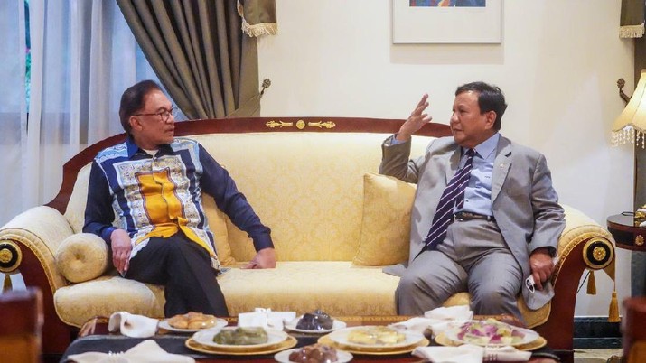 Menhan Prabowo Subianto melakukan kunjungan ke pemimpin oposisi Malaysia Anwar Ibrahim. (Tangkapan Layar via Twitter @anwaribrahim)