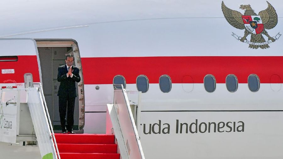 Presiden Joko Widodo (Jokowi) bertolak ke tiga negara dalam beberapa hari ke depan untuk melakukan kunjungan kerja. (Setpres/Agus Suparto)