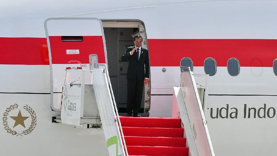 Presiden Joko Widodo (Jokowi) bertolak ke tiga negara dalam beberapa hari ke depan untuk melakukan kunjungan kerja. (Setpres/Agus Suparto)