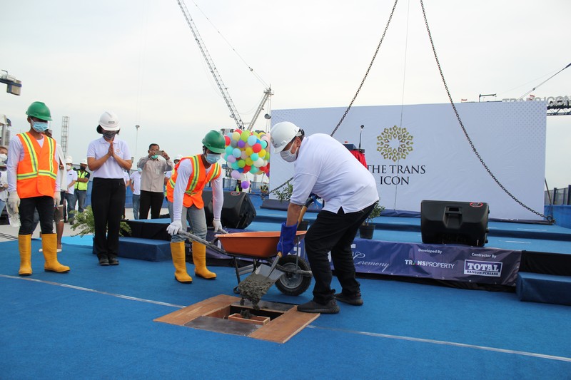 Topping Off, Proyek The Trans Icon, Surabaya (Dok. The Trans Icon Surabaya)
