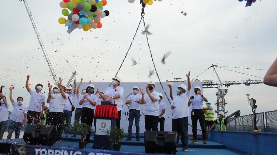 Topping Off, Proyek The Trans Icon, Surabaya (Dok. The Trans Icon Surabaya)