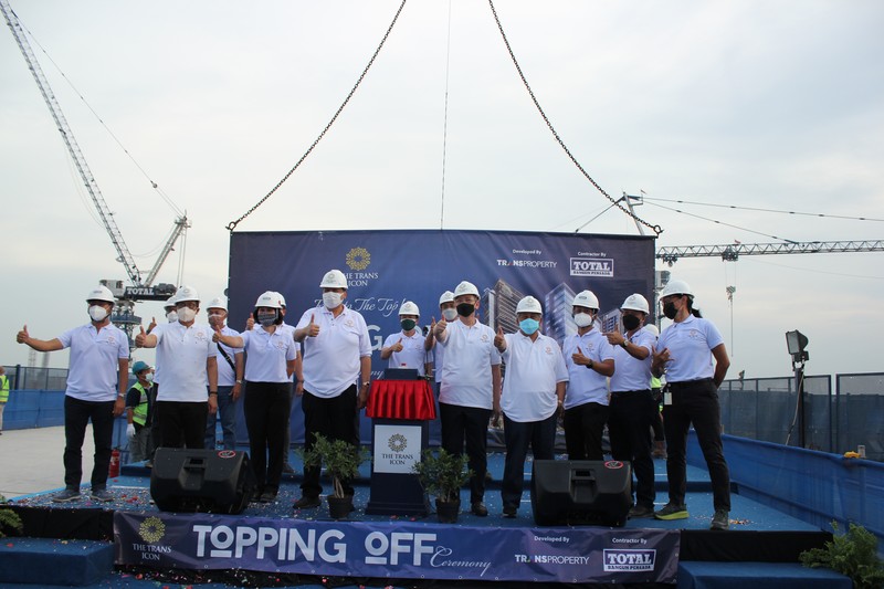 Topping Off, Proyek The Trans Icon, Surabaya (Dok. The Trans Icon Surabaya)