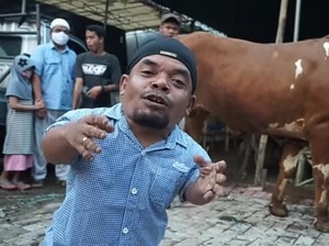 Ucok Baba Curhat Pernah Nyemplung Tong Sampah Saat Ambil Uang di ATM