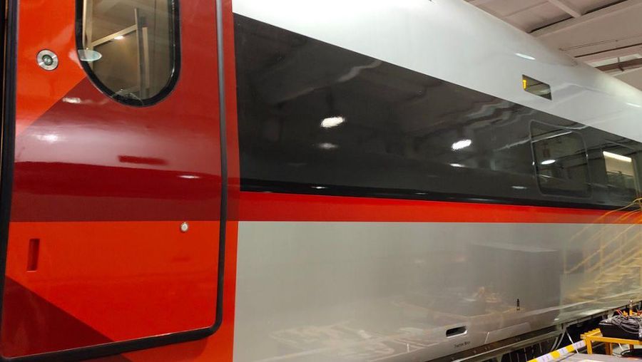 Kereta Cepat Jakarta-Bandung EMU KCJB CR400AF. (Tangkapan Layar Instagram @keretacepat_id)