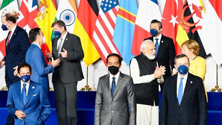 Presiden Joko Widodo menghadiri KTT G20, Roma, 30 Oktober 2021.