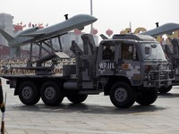 Militer China Buat Jubah Tembus Pandang, Tak Terlihat Satelit