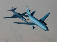 6 Pesawat Bomber Nuklir AS Dikirim Dekat RI, Ini Kata Kemlu