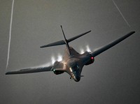 Bomber Nuklir AS Dekati Rusia, Putin Kerahkan Jet Tempur
