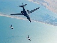 Badai Jatuhkan Bomber Nuklir AS B-52 Seberat 83.000 Kg