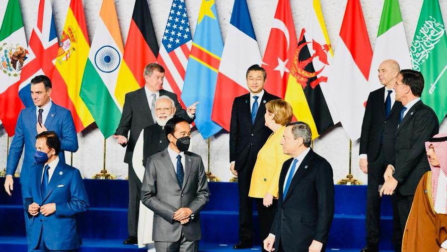 Tiba di La Nuvola, Presiden Jokowi Ikuti Foto Bersama dan Sesi KTT G20 ( Laily Rachev - Biro Pers Sekretariat Presiden)