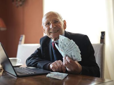 Hitung-Hitung Dana Pensiun: Umur 50 Harus Punya Tabungan Segini!