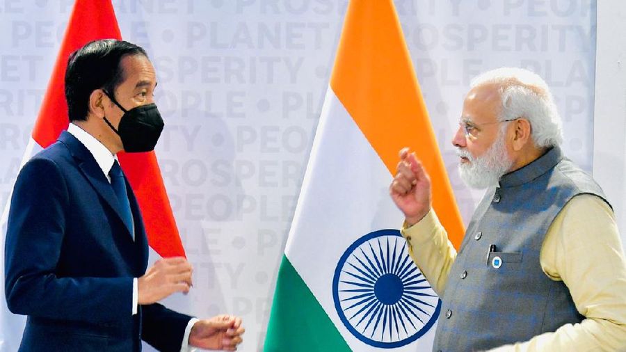 Presiden Joko Widodo (Jokowi) bertemul dengan Perdana Menteri (PM) India Narendra Modi di sela-sela KTT G20 di La Nuvola, Roma, Italia, pada Minggu, (31/10/2021). (Biro Pers Sekretariat Presiden/Laily Rachev)