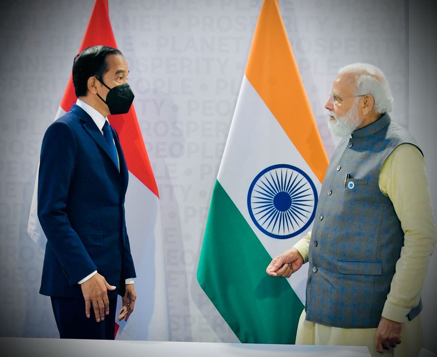Presiden Joko Widodo (Jokowi) bertemul dengan Perdana Menteri (PM) India Narendra Modi di sela-sela KTT G20