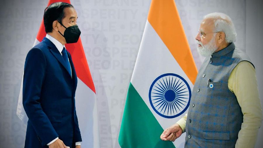 Presiden Joko Widodo (Jokowi) bertemul dengan Perdana Menteri (PM) India Narendra Modi di sela-sela KTT G20 di La Nuvola, Roma, Italia, pada Minggu, (31/10/2021). (Biro Pers Sekretariat Presiden/Laily Rachev)