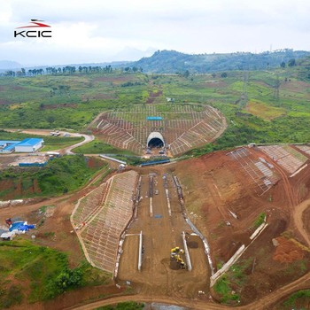 Bor Raksasa KA Cepat JKT-BDG Tembus Gunung, Ini Penampakannya