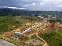 Proyek Kereta Cepat Terhambat Kendala Serius, Target Molor?