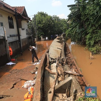 Potret Banjir Kepung Perumahan Bumi Nasio Indah Bekasi