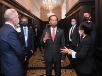 Saat Jokowi 'Ajari' Inggris & Kolombia Kelola Iklim